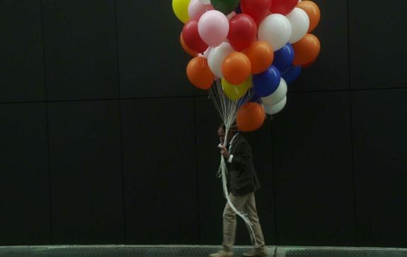 黑气球 <span style='color:red'>The</span> Black <span style='color:red'>Balloon</span>